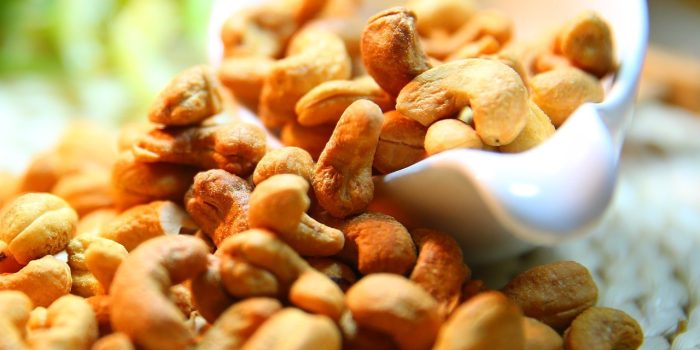 cashew_consumption_may_help_reduce_total_and_ldl_cholesterol